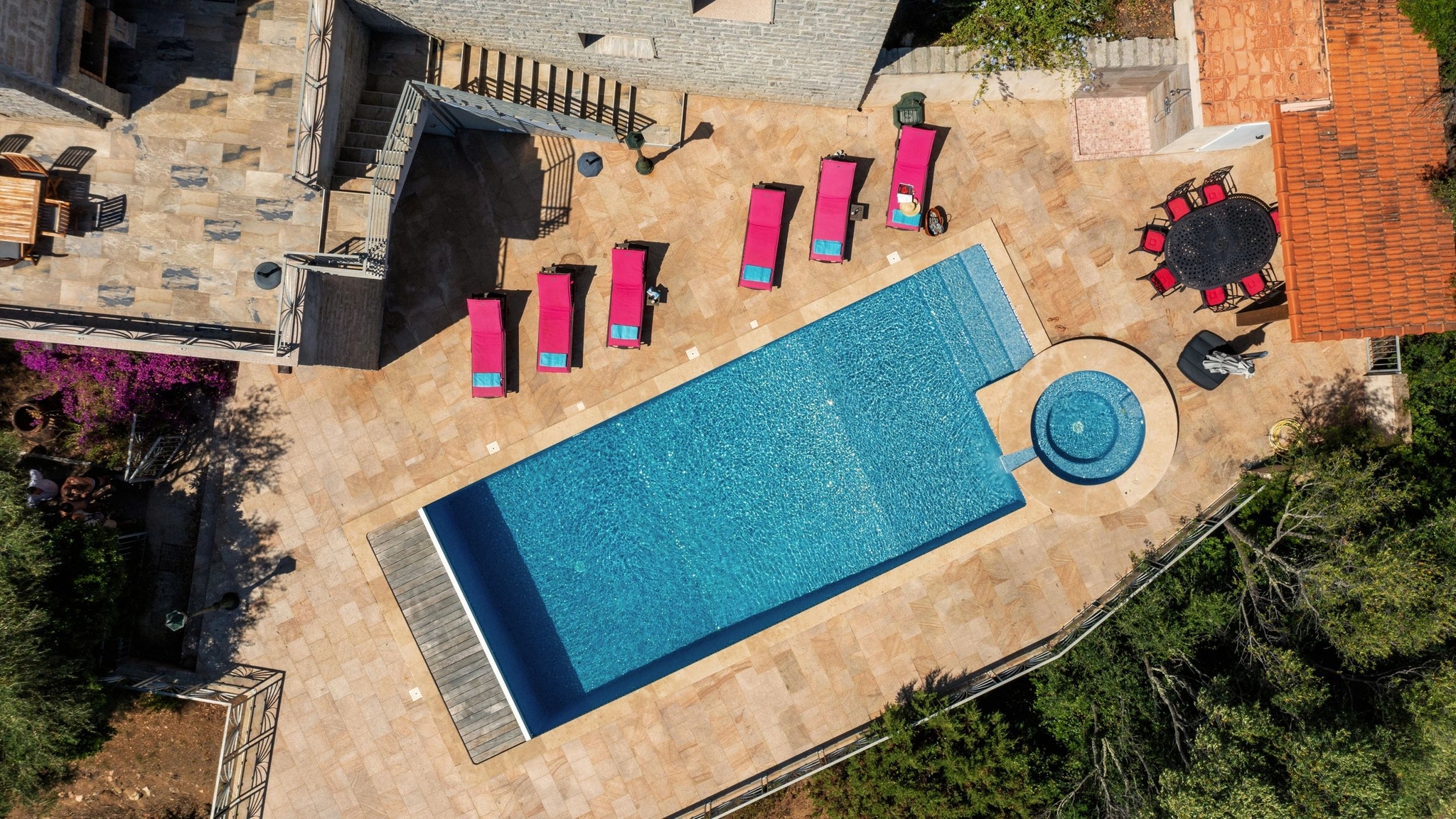 Location de villa avec piscine en bord de mer à Propriano
