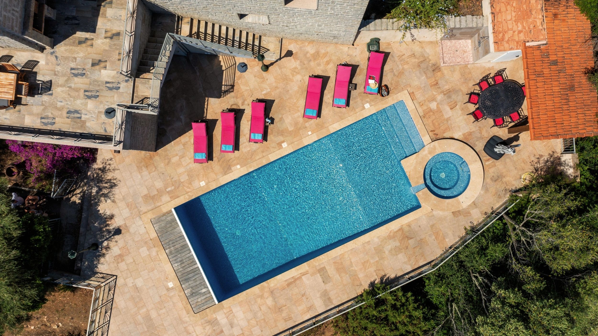 Location de villa avec piscine en bord de mer à Propriano