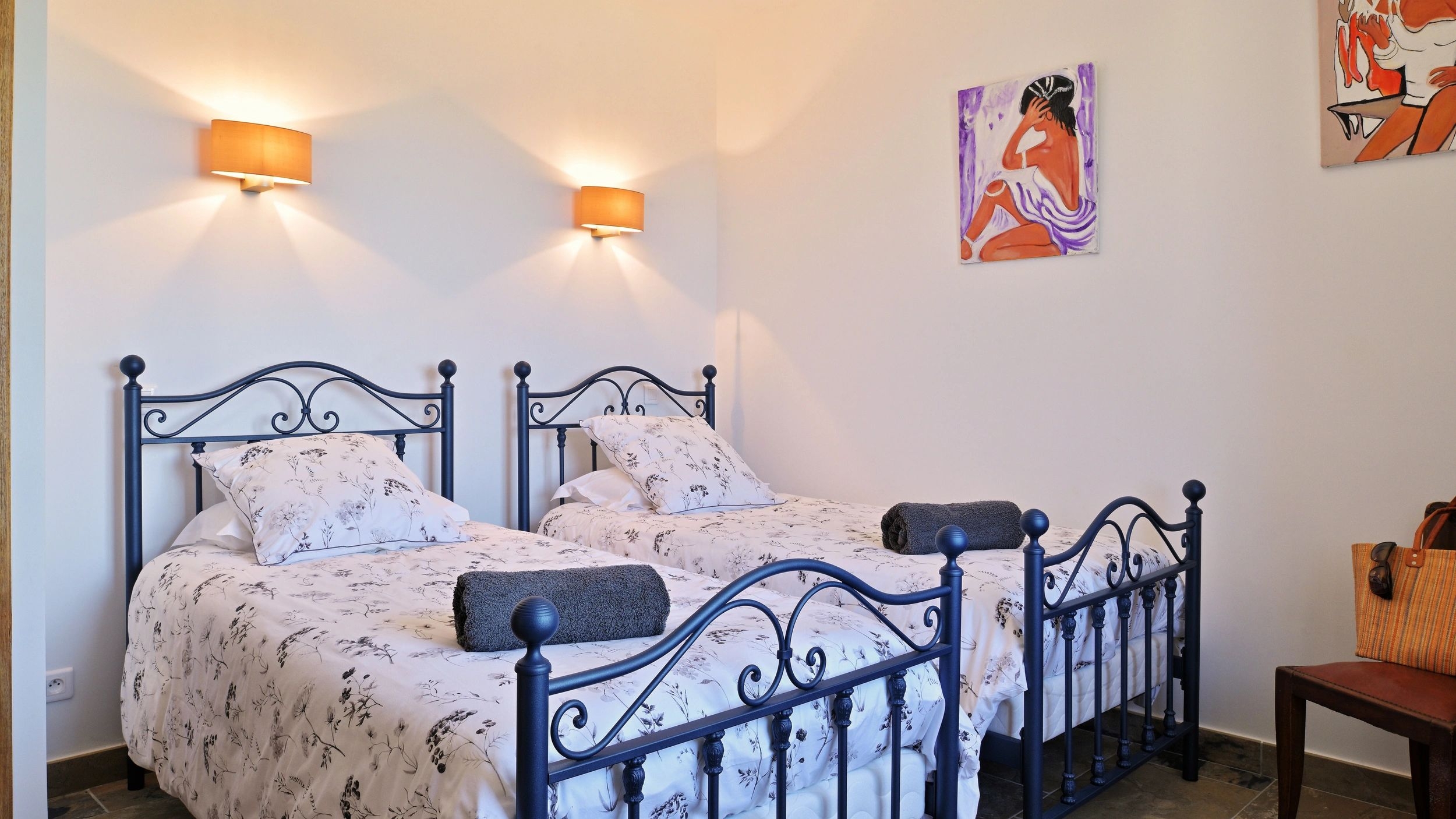 Chambre avec lits séparés dans villa avec piscine à Propriano