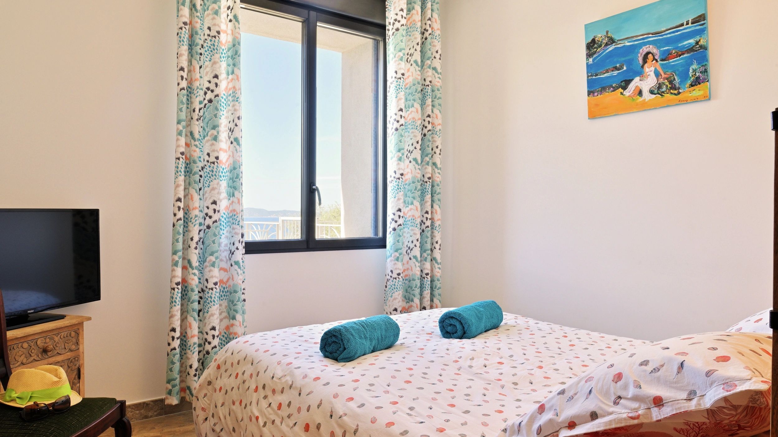 Chambre avec grand lit double dans villa de charme à Propriano