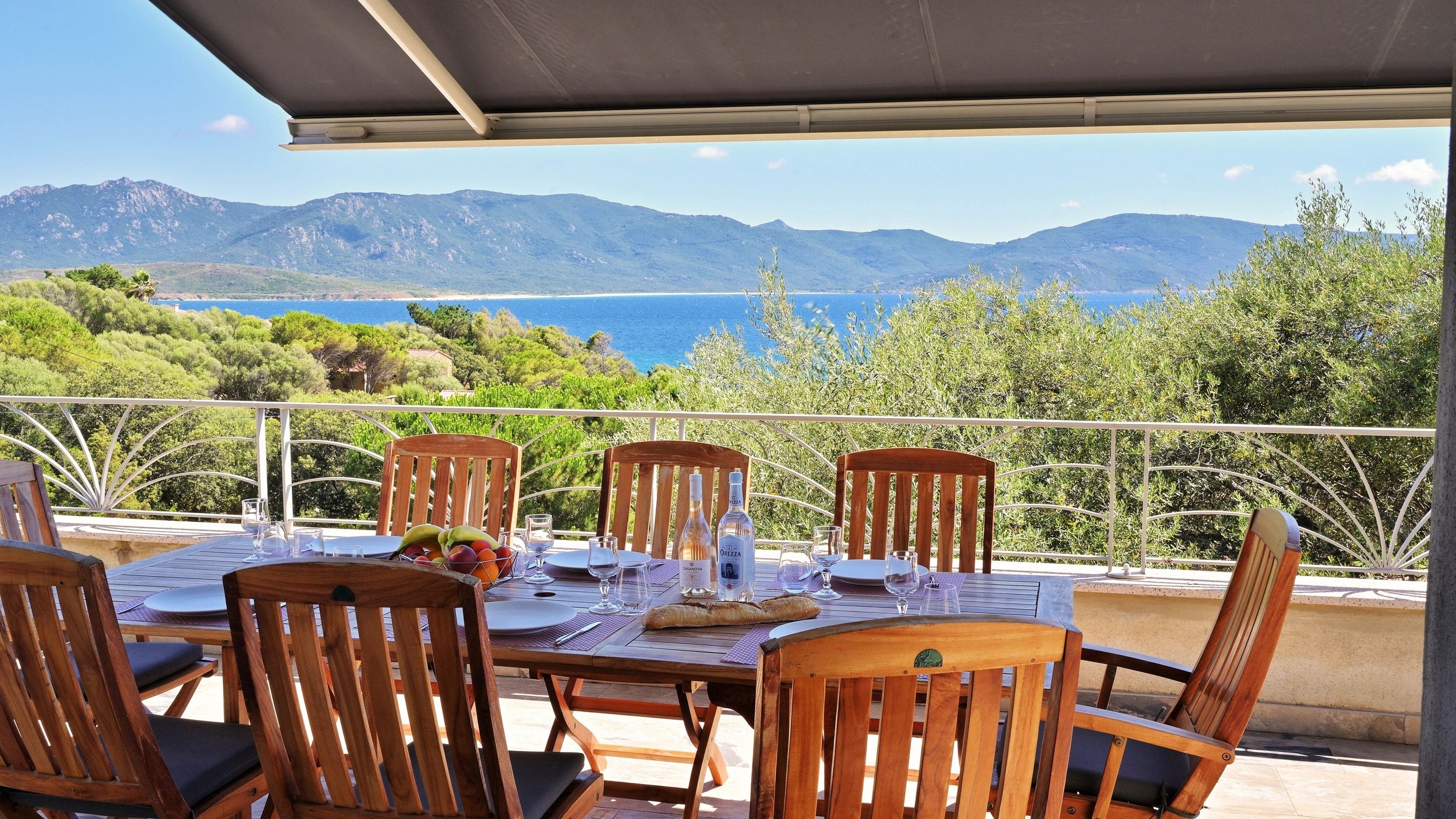 Location herbergement spacieux et familliale avec vue sur la mer à Propriano